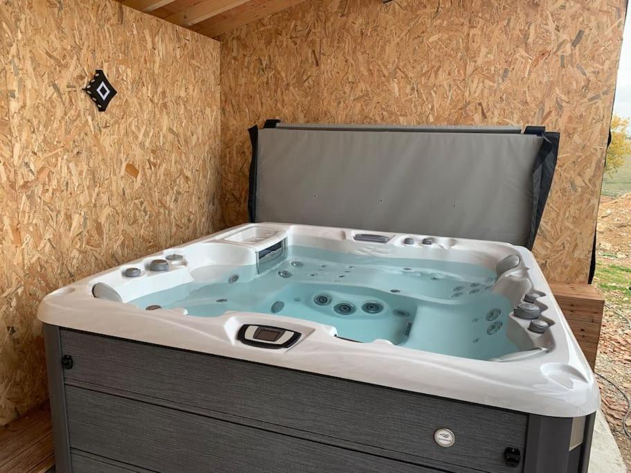 Gite A La Ferme Avec Jacuzzi Et Piscine Chauffee Saint-Felix-de-Tournegat Exteriér fotografie